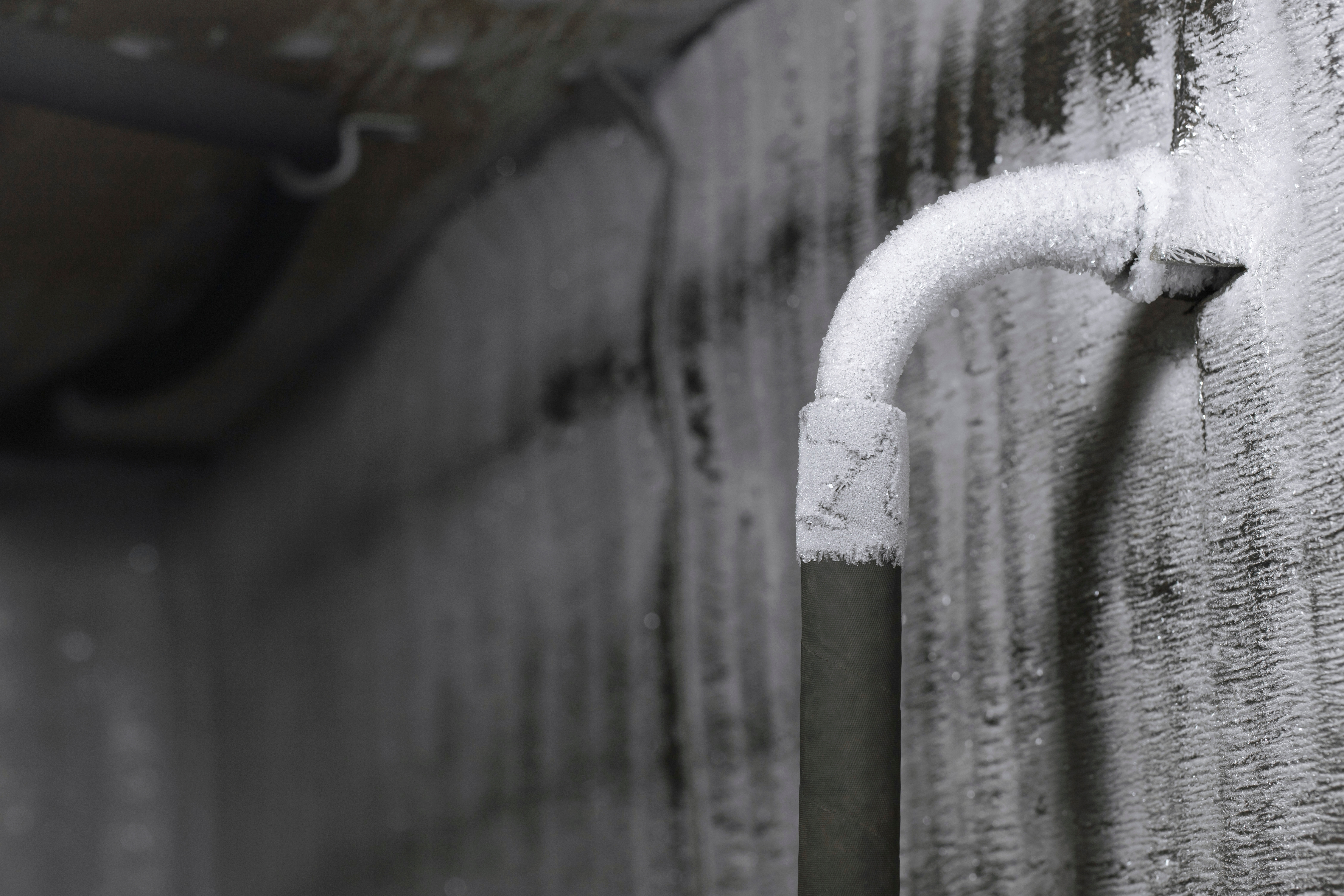 frozen pipe repair and insulation services